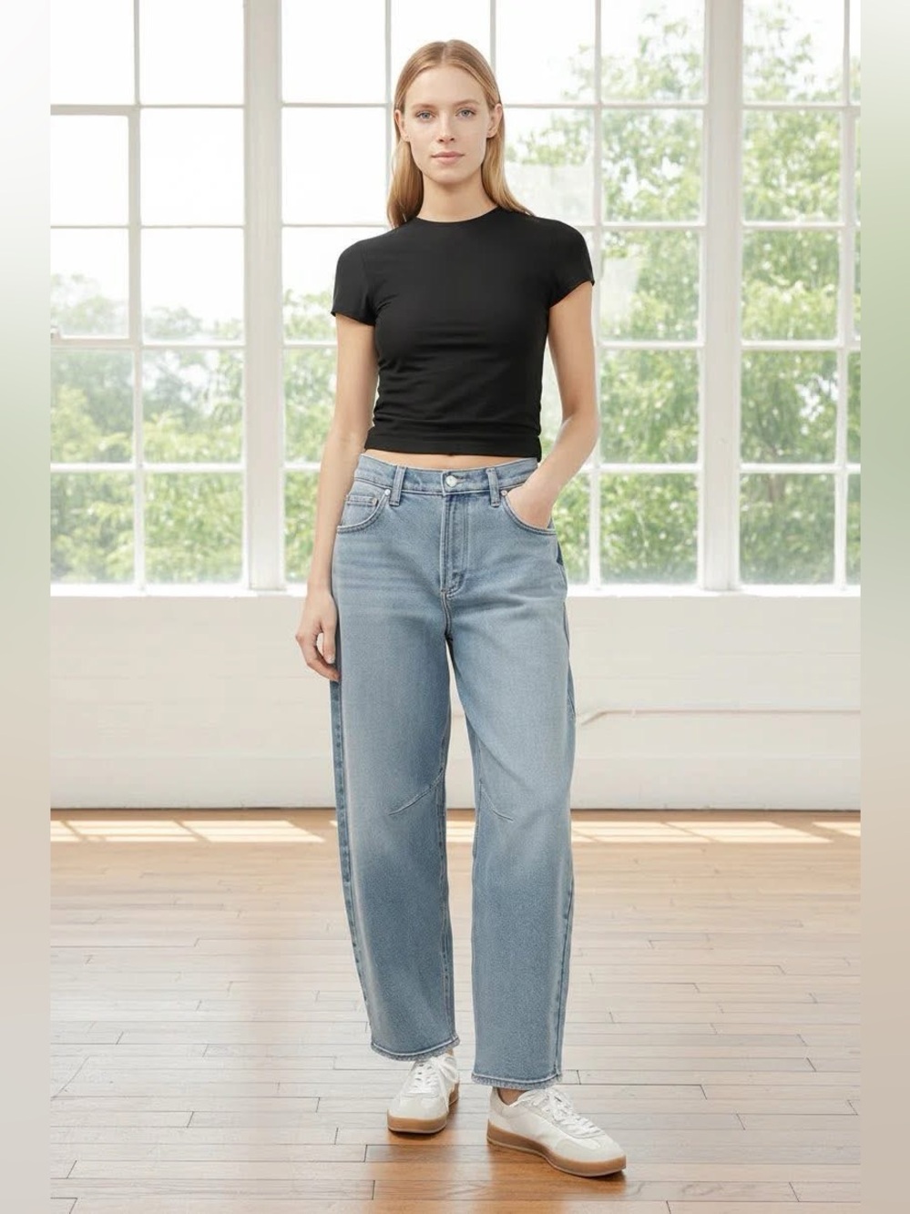 SILVER - Barrel Leg, High Rise, Ankle Jean. 
Fits 10 but the tag says 27 (4).